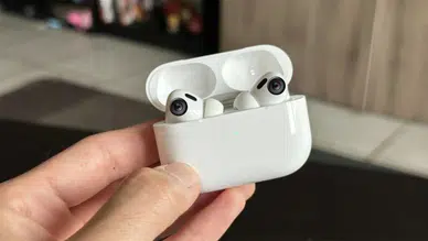 iOS 27 Beta Sürümünde Kameralı AirPods'un İzleri Ortaya Çıktı!