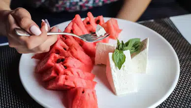 Karpuz ve Peynir İkilisinin Sağlık Faydaları Neler? Uzmanlardan Önemli Açıklamalar!