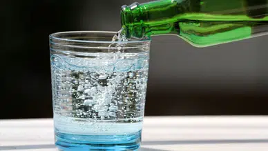 Maden Suyunun Düzenli Tüketiminin 5 Faydası: Sağlıklı Bir Yaşam İçin Neden Tercih Edilmeli?