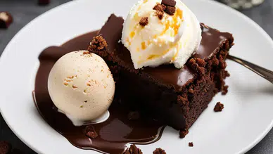 Yaz Aylarına Özel: Islak Browni ve Üzerine Dondurma ile Lezzet Patırtısı!