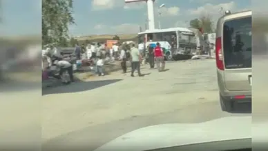 Başkentte Feci Kaza: Midibüs ile Kamyon Çarpıştı, Çok Sayıda Yaralı ve Ölü Var!