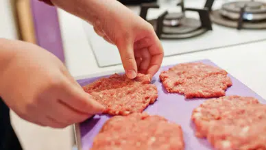 Hamburger köftesi tarifi: Lezzetin sırrı sosta değilmiş!