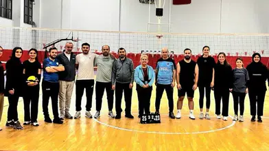 Trabzon'da Huzurevi ve Sosyal Hizmet Merkezi Personelinden Voleybol Dostluk Maçı