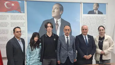 Trabzon Fen Lisesi Öğrencilerinden İlçe Millî Eğitim Müdürü Türkmen’e Proje Sunumu