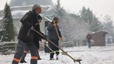 Erzurum'da kar yağışı sonrası belediye ekipleri yoğun mücadeleye devam ediyor