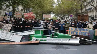 Fransa'da Liseli Öğrenciler Hükümetin Vaadlerine Rağmen Eylemlerine Devam Ediyor!