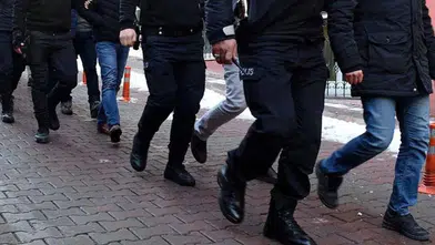 Kahramanmaraş'ta DEAŞ'a yönelik gerçekleştirilen operasyonda 39 kişi gözaltına alındı. 8 ilde eş zamanlı yapılan baskınlar dikkat çekti.