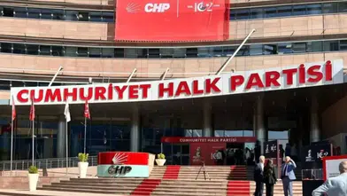 Gürsel Tekin göreve devam edecek