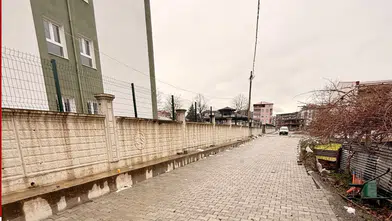 Ardeşen'de METEM Okulu önündeki yol sorunu parke döşeme ile çözüldü
