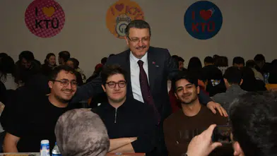 Trabzon'da İftar Sofrası: Başkan Genç Öğrencilerle Bir Araya Geldi