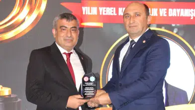Dr. Ekrem Aslan’a Yerel Katılımcılık ödülü