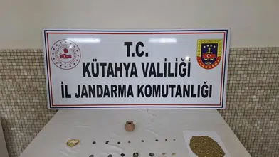 Kütahya'da Jandarma, Roma ve Bizans eserleriyle iki kaçakçıya operasyon düzenledi!