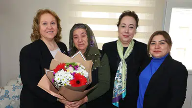 Artvin Valisi Ergün, Şehit Annesi'ni Kadınlar Günü'nde Unutmadı!