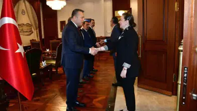 Trabzon Valisi Tahir Şahin’den Bayramlaşma Programı: Personelle Tek Tek Bayramlaştı