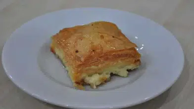 Rize Mutfağının Eşsiz Lezzeti: Laz Böreği