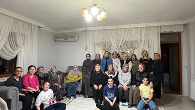 Artvin'de AK Parti Kadın Kolları'ndan mahalle yönetimi toplantısı ve projeler istişaresi