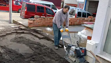 Beşikdüzü’nde Parke Çalışmaları Sürüyor