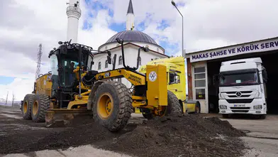 Yakutiye’de Asfalt ve Kaldırım Çalışmaları Sürüyor