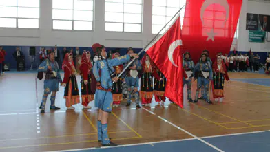Çay'da Gençlik ve Spor Bayramı, Atatürk Anıtı'na çelenk sunarak kutlandı