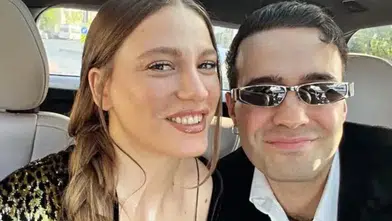 Serenay Sarıkaya ve Mert Demir, 'Kimler Geldi Kimler Geçti' partisinde aşklarını yeniden ateşlediler!