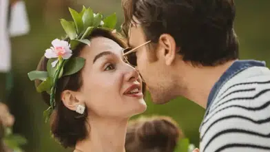 Birce Akalay ve Hakan Kurtaş'tan aşk dolu İzmir pozu: 'Rüyalarımız gerçek oldu!'