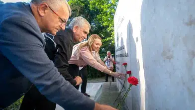 Nazım Hikmet, 63. ölüm yıldönümünde İzmir'de etkinliklerle anıldı