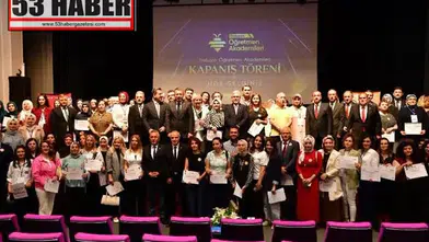 Beşikdüzü İlçe Millî Eğitim Müdürü Ziya Durmuş, Öğretmen Akademileri Kapanış Programına Katıldı