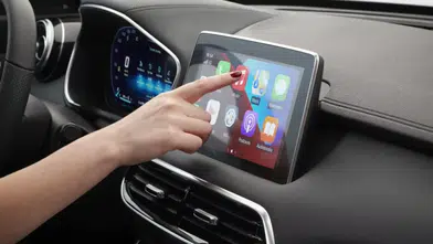 Android Auto, Spotify ve YouTube Music için Yenilenen Tasarımını Tanıttı!