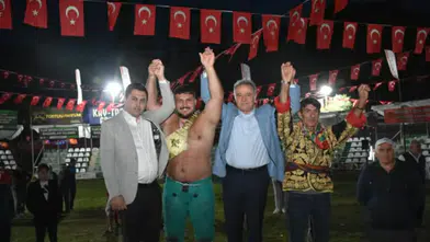Tortum'da 660 Güreşçi Er Meydanına Çıktı! Altın Kemer Fatih Yaşarlı'nın Oldu