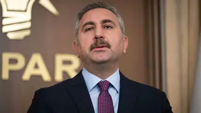 AKP Heyeti, CHP Grubunu Ziyaret Etti; Çerçeve Yasa Yarın Meclis'e Getiriliyor!