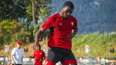 Göztepe'nin Yeni Yıldızı Sinclair Armstrong, Taraftarların Takdirini Kazandı!