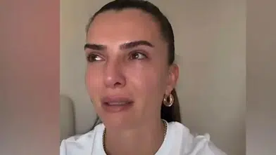 5 yıl önce kaybettiği annesini gözyaşlarıyla andı