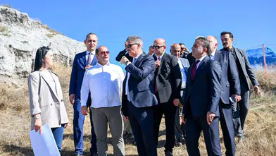 Vali Baruş, Pulur Höyük Kazı Alanı ve Alaca Şehitliği’ni Ziyaret Etti