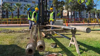 Başkan Tugay'dan İzmir İçin İleriye Dönük Strateji: Konak ve Bayraklı Projeleriyle Dirençli Gelecek!