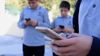 "Bel ve Boyun Fıtığı Gençlerde Yaygınlaşırken Uzmanlardan Ailelere Önemli Uyarı!"