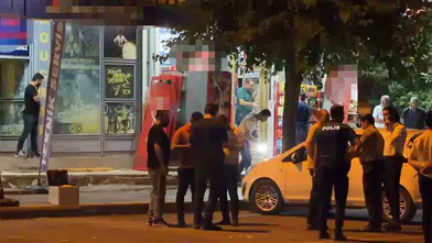 Otomobille gelip oyun salonuna ateş açtılar