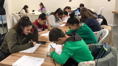 LGS hazırlığında İzmit'te her gün daha fazla gence ulaşılıyor