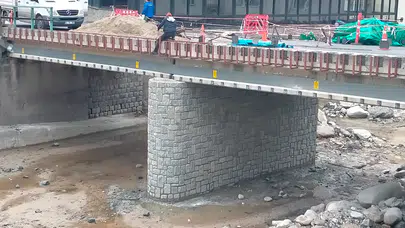 Rize’de Köprü Ayakları Taş Kaplama ile Güçlendirildi