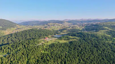 Trabzon'daki "Haçka Yaylası" doğaseverlerin rotasında yer alıyor