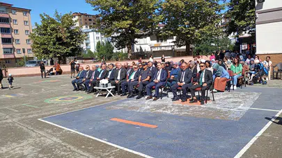 Hopa Gençlik Merkezi, İlköğretim Haftası'nda öğrencilerin coşkusunu paylaştı