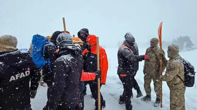 Artvin'de çığ altında kalan iki çoban için arama kurtarma çalışmaları yeniden başlatıldı
