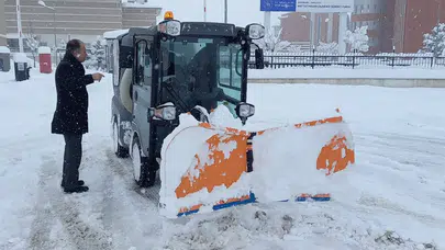 Erzurum'da kar yağışı sonrası spor tesislerinde yoğun temizlik çalışmaları başlatıldı