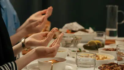 Ramazan Ayı Sonunda İftar Saatleri ve Oruç Süreleri Açıklandı