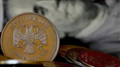 Rusya'nın Rezervleri Mart Ayında Keskin Düşüş Gösterdi: Ekonomik Zorluklar Derinleşiyor!