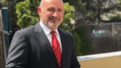 Rize’de Siyasi Dönüşüm: Zeki Mayı, Yeni Bir Dönemin Beginçtiğini Açıkladı
