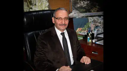 Rize Belediyesi'nin emektar Özel Kalem Müdürü Zekeriya Tüfekçi Kimdir?