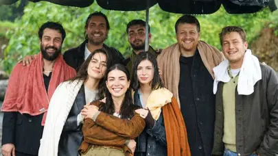 Geri Geliyorlar! “Taşacak Bu Deniz” Yeniden Sette