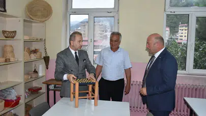 Borçka Halk Eğitimi Merkezinde Çalışmalar Yerinde Değerlendirildi