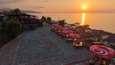 Ardeşen Sahil Çay Bahçesi Yenilendi, Vatandaşların Hizmetine Açıldı
