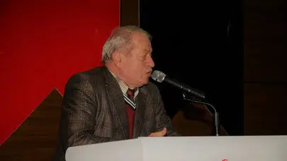 Rize’de SALVADER Toplantısında Sanatçıdan Başkan Rahmi Metin’e Eleştiri